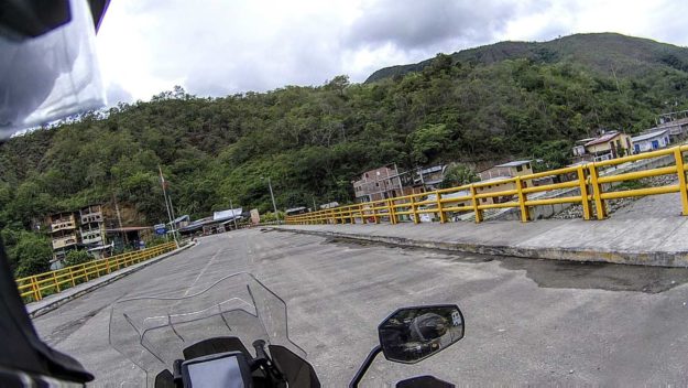 Peru Border Crossing (Aduana Office ahead at left)