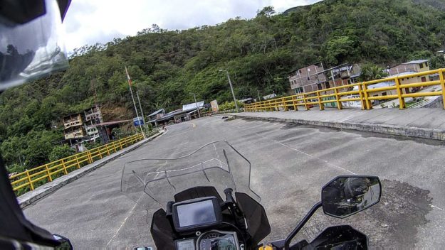 Peru Border Crossing (Aduana Office ahead at left)